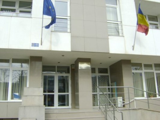 Inspectorii ISC nu au putut intra în primăria Constanţa nici cu ajutorul poliţiştilor